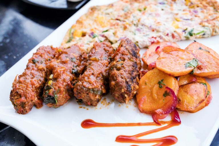 The Art of Food Fusion: Blending Culinary Traditions for Creative Cuisine